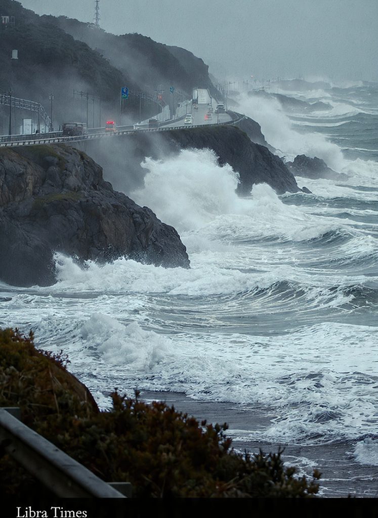 7.5-Magnitude Earthquake Off Japan Triggers Tsunami Warnings